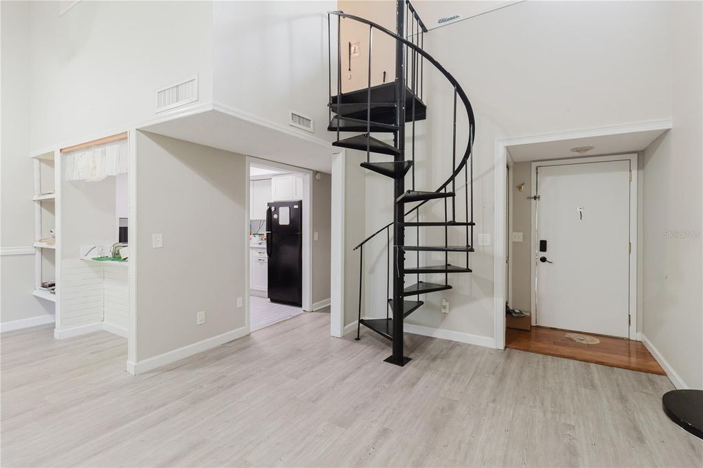 Image 4 of property listing at 4835 PURITAN CIRCLE 121, Tampa, FL 33617