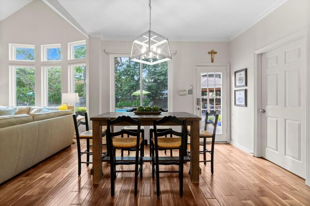 22 Royal Ridge Place, The Woodlands, TX 77382