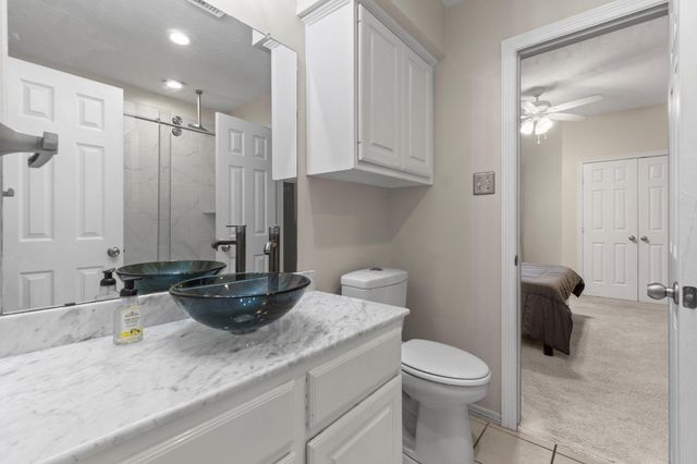 22 Royal Ridge Place, The Woodlands, TX 77382