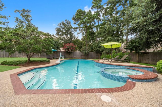 22 Royal Ridge Place, The Woodlands, TX 77382