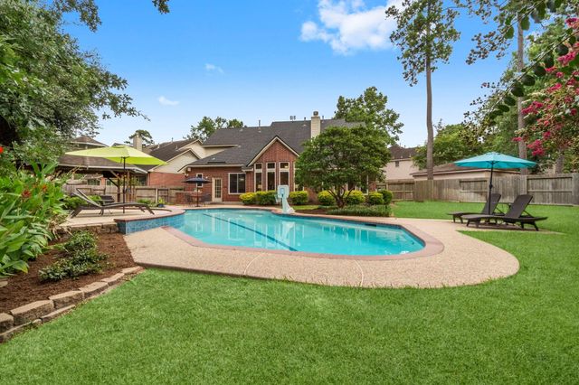 22 Royal Ridge Place, The Woodlands, TX 77382