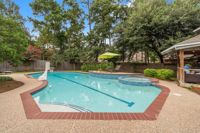 22 Royal Ridge Place, The Woodlands, TX 77382