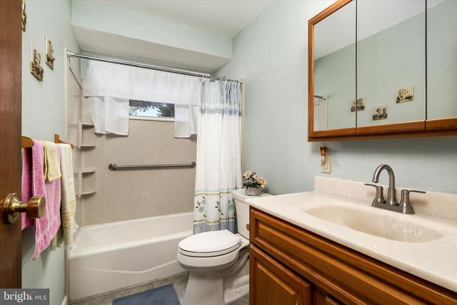 857 ESTATES BLVD, Hamilton, NJ 08690