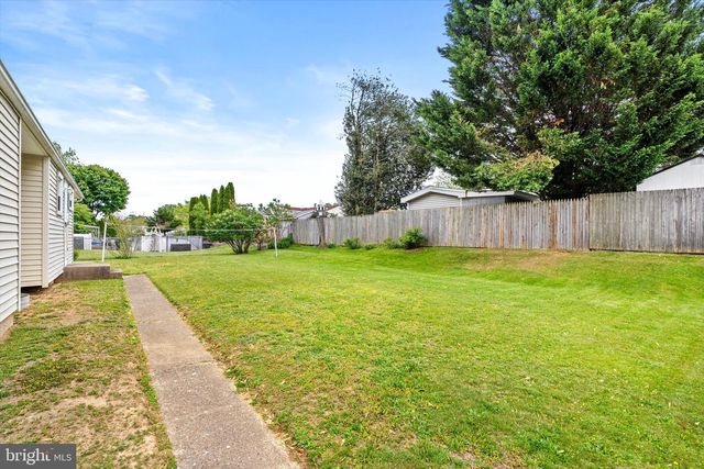 857 ESTATES BLVD, Hamilton, NJ 08690