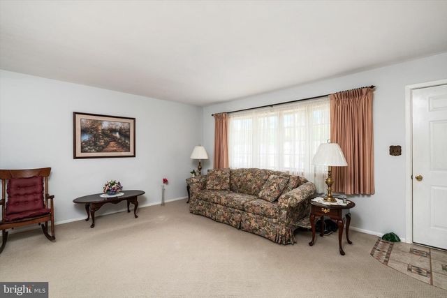 857 ESTATES BLVD, Hamilton, NJ 08690