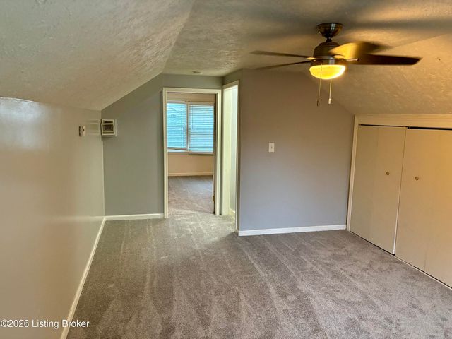 4227 Hillbrook Dr, Louisville, KY 40220
