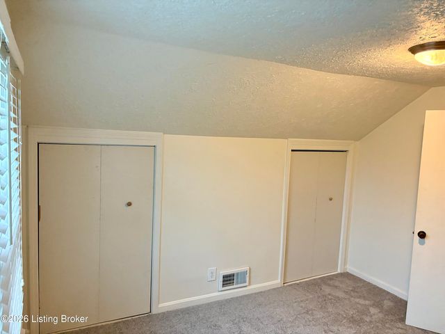 4227 Hillbrook Dr, Louisville, KY 40220
