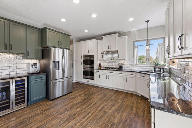 3269 Thornton Drive SW, Prior Lake, MN 55372