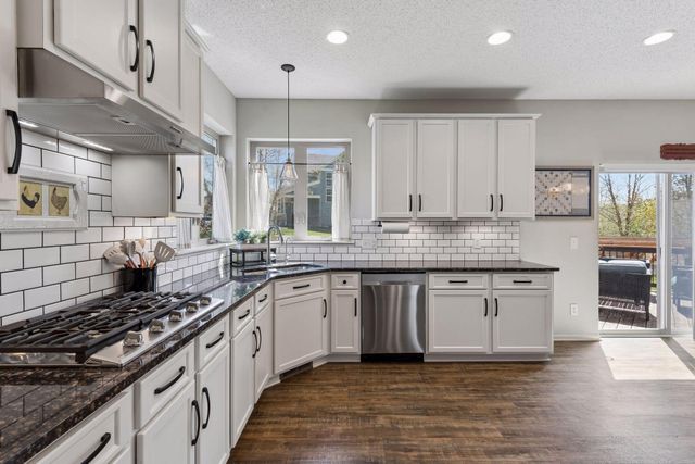 3269 Thornton Drive SW, Prior Lake, MN 55372