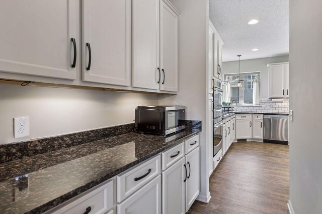 3269 Thornton Drive SW, Prior Lake, MN 55372