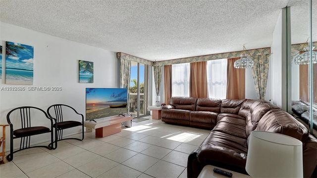 3015 N Ocean Boulevard 3J, Fort Lauderdale, FL 33308