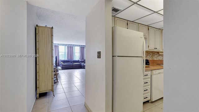3015 N Ocean Boulevard 3J, Fort Lauderdale, FL 33308