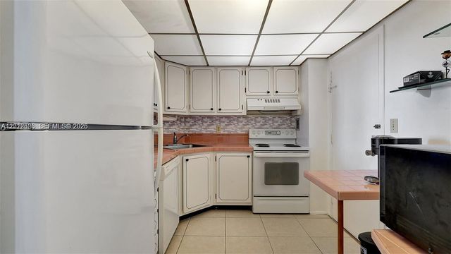 3015 N Ocean Boulevard 3J, Fort Lauderdale, FL 33308