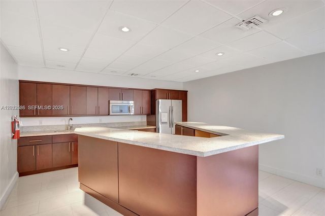 3015 N Ocean Boulevard 3J, Fort Lauderdale, FL 33308