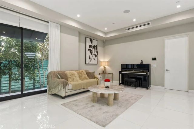 9171 W 3rd, Beverly Hills, CA 90210