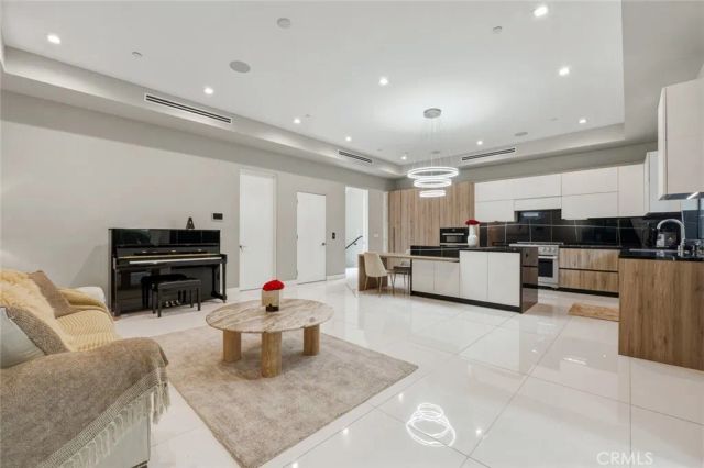 9171 W 3rd, Beverly Hills, CA 90210