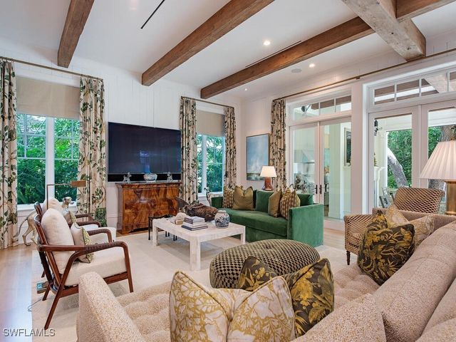 1963 Gulf Shore BLVD S, Naples, FL 34102