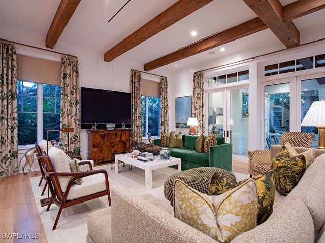 1963 Gulf Shore BLVD S, Naples, FL 34102