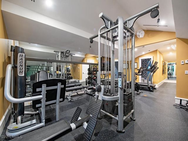 1963 Gulf Shore BLVD S, Naples, FL 34102