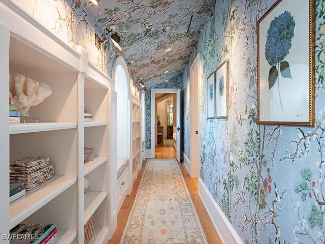 1963 Gulf Shore BLVD S, Naples, FL 34102