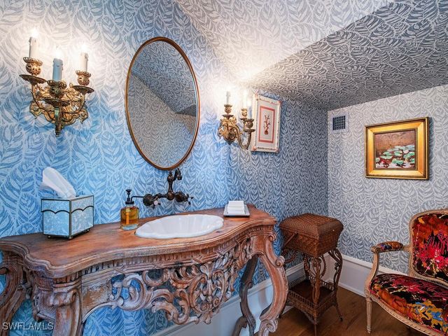 1963 Gulf Shore BLVD S, Naples, FL 34102