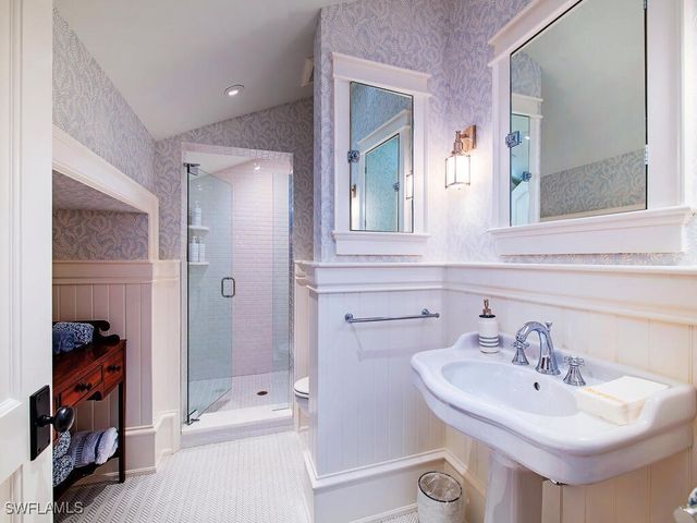 1963 Gulf Shore BLVD S, Naples, FL 34102