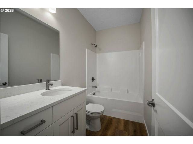 6699 Naomi Danielle St Se, Salem, OR 97306