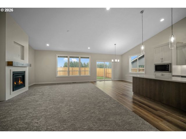 6699 Naomi Danielle St Se, Salem, OR 97306