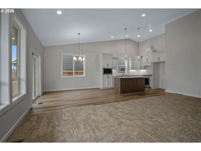 6699 Naomi Danielle St Se, Salem, OR 97306