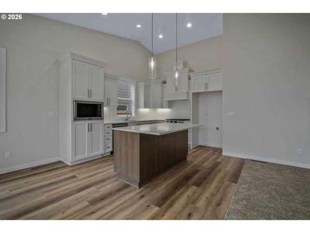 6699 Naomi Danielle St Se, Salem, OR 97306