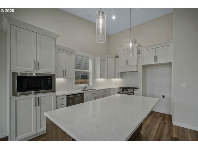 6699 Naomi Danielle St Se, Salem, OR 97306