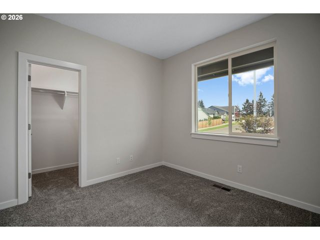 6699 Naomi Danielle St Se, Salem, OR 97306