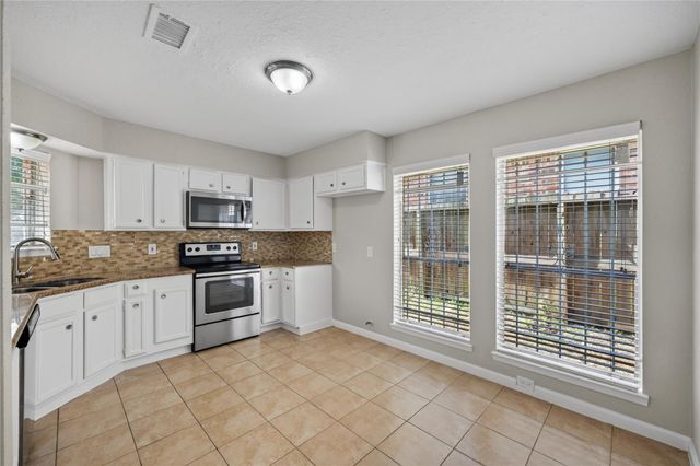 1427 Lazy Spring Drive, Missouri City, TX 77489