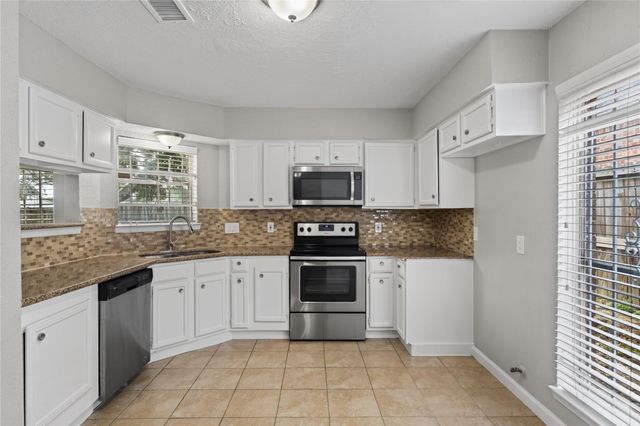 1427 Lazy Spring Drive, Missouri City, TX 77489