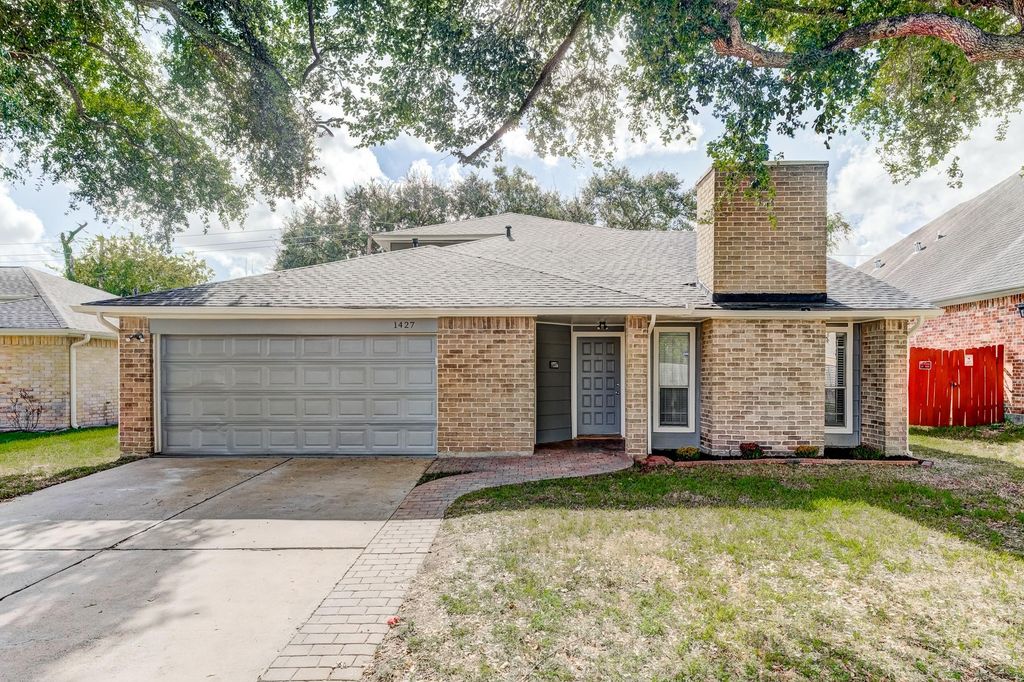 1427 Lazy Spring Drive, Missouri City, TX 77489