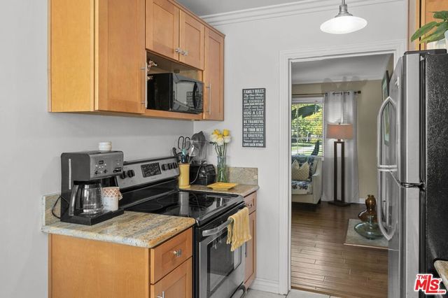 5464 Village Green, Los Angeles, CA 90016