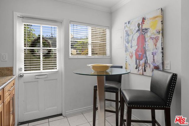 5464 Village Green, Los Angeles, CA 90016