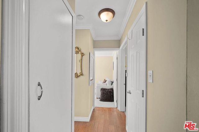 5464 Village Green, Los Angeles, CA 90016