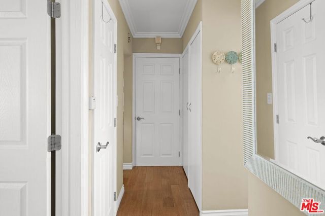 5464 Village Green, Los Angeles, CA 90016