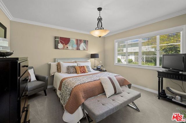 5464 Village Green, Los Angeles, CA 90016