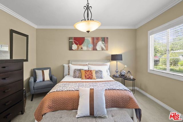 5464 Village Green, Los Angeles, CA 90016