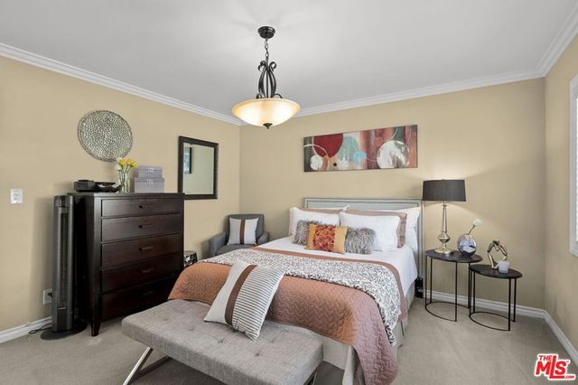 5464 Village Green, Los Angeles, CA 90016