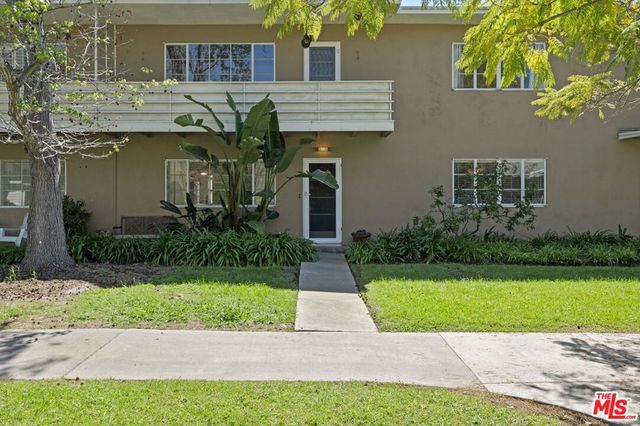 5464 Village Green, Los Angeles, CA 90016