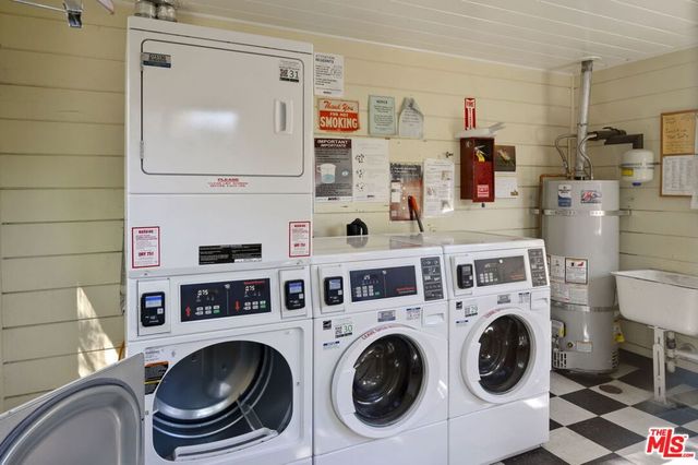 5464 Village Green, Los Angeles, CA 90016