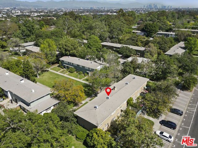 5464 Village Green, Los Angeles, CA 90016