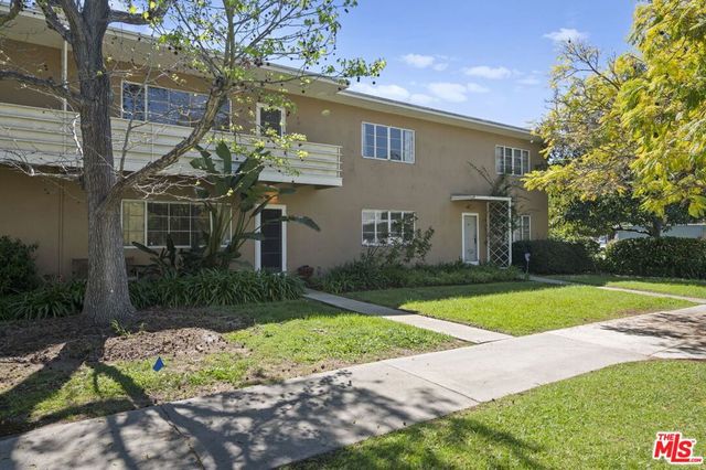 5464 Village Green, Los Angeles, CA 90016