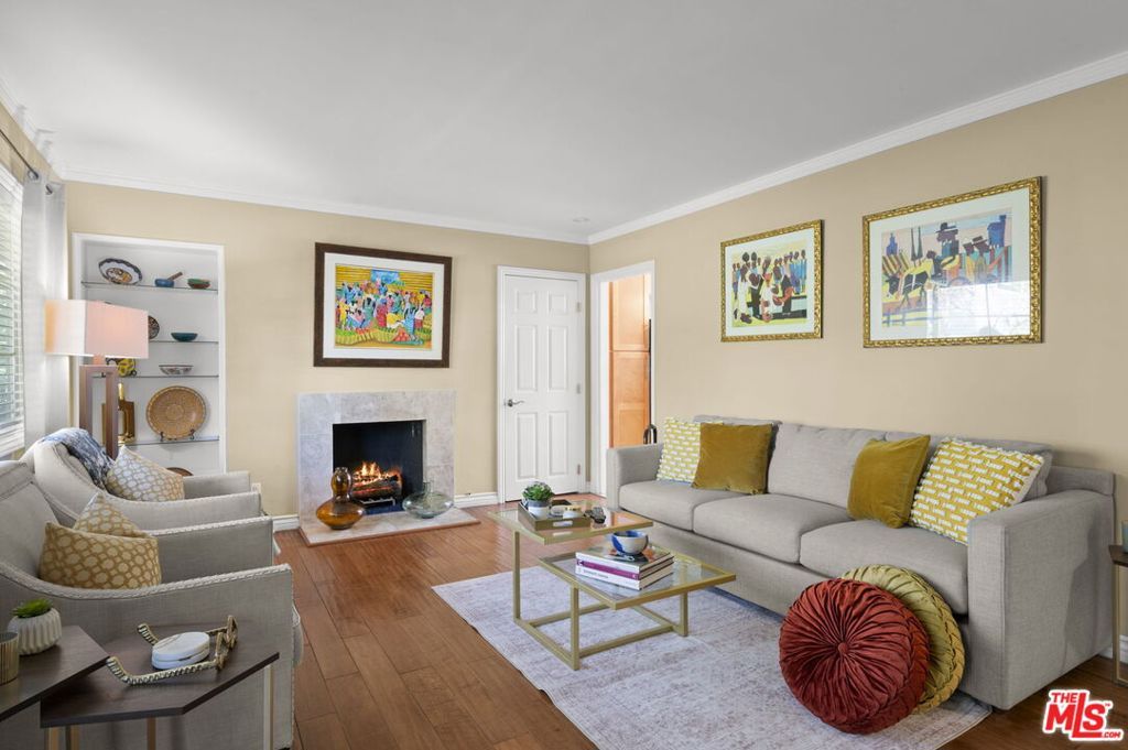 5464 Village Green, Los Angeles, CA 90016