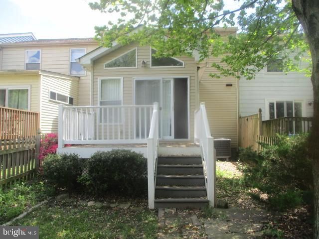 8 RADER CT, Baltimore, MD 21234
