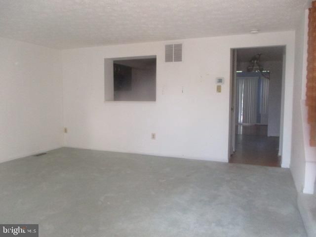 8 RADER CT, Baltimore, MD 21234