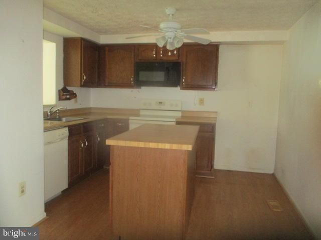 8 RADER CT, Baltimore, MD 21234